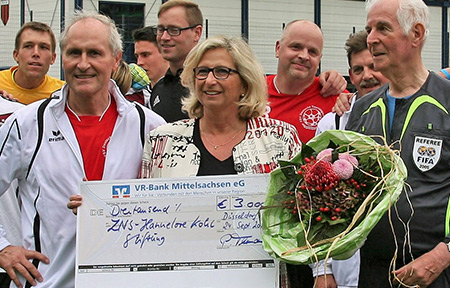 Spendenübergabe Kleinfeldturnier in Düsseldorf (DGN) 2015